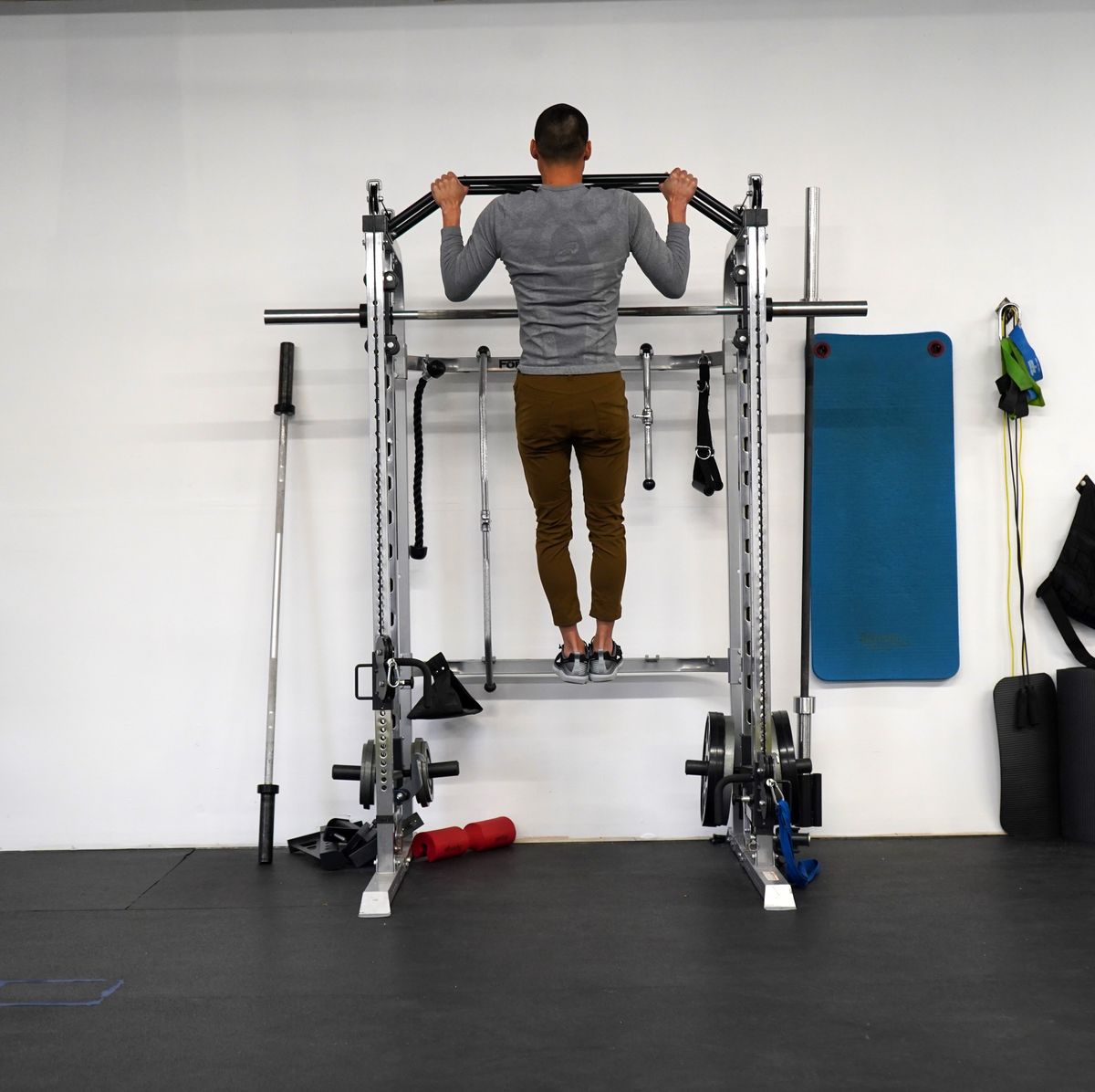 The Beginner's Guide to the Assisted Pull-Up Machine