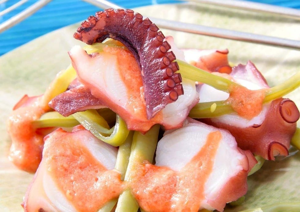 pulpo con judías verdes y tomate