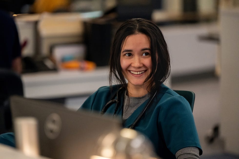 pulse. chelsea muirhead, pulse'ın 101. bölümünde sophie chan rolünde. cr. anna kooris/netflix © 2024