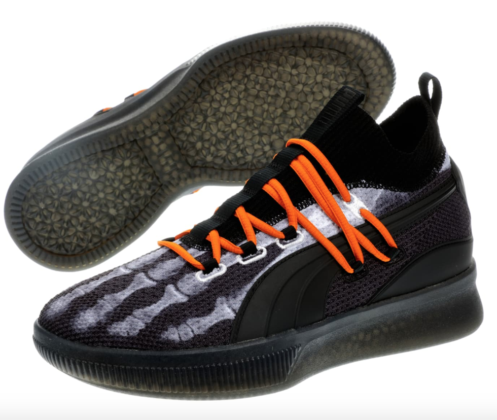 Shoe, Footwear, Black, Outdoor shoe, Orange, Sneakers, Product, Walking shoe, Athletic shoe, Plimsoll shoe, 