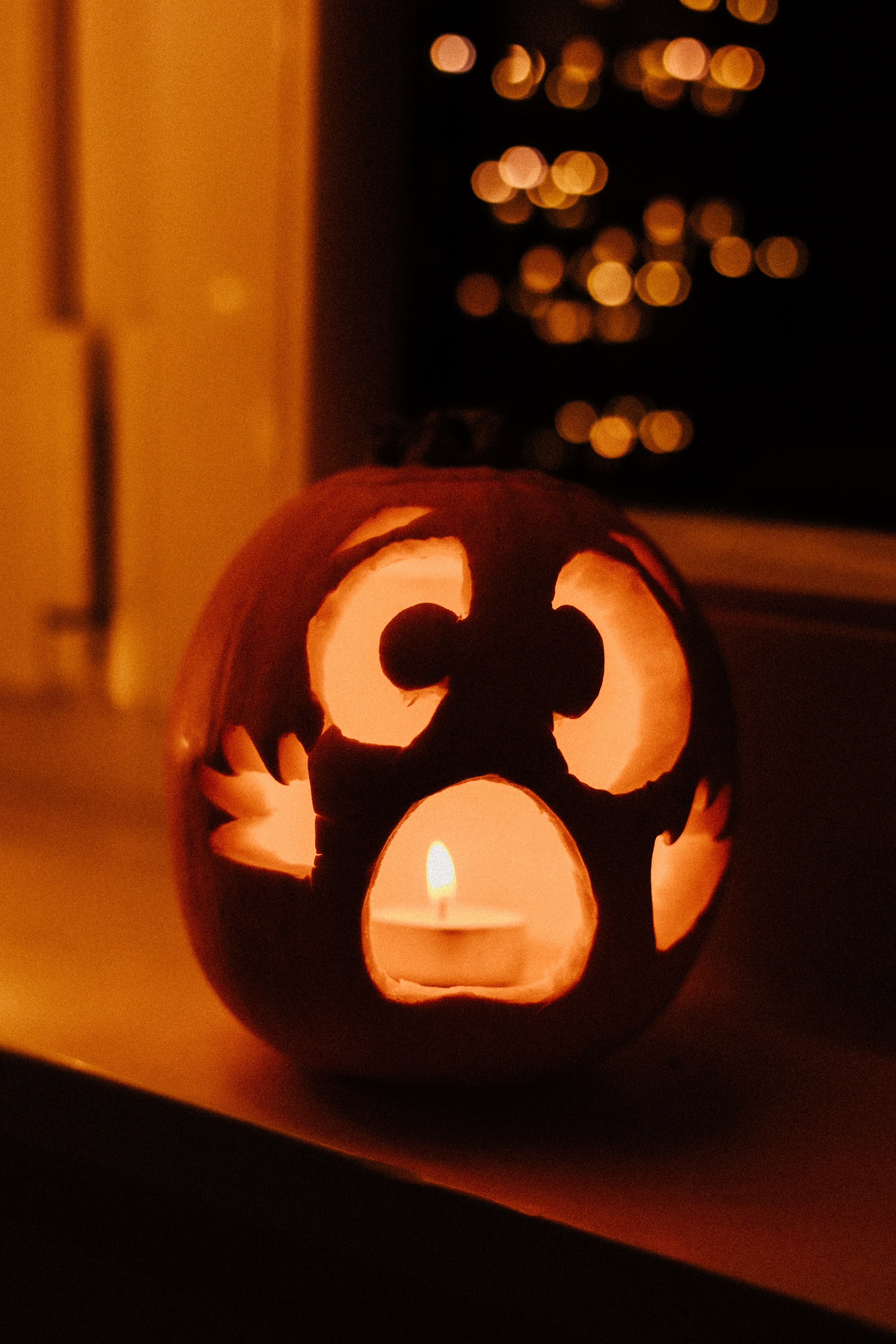 easy minion pumpkin carving