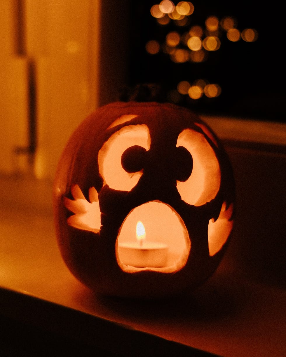 scared pumpkin carving