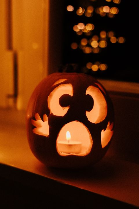 scared pumpkin carving