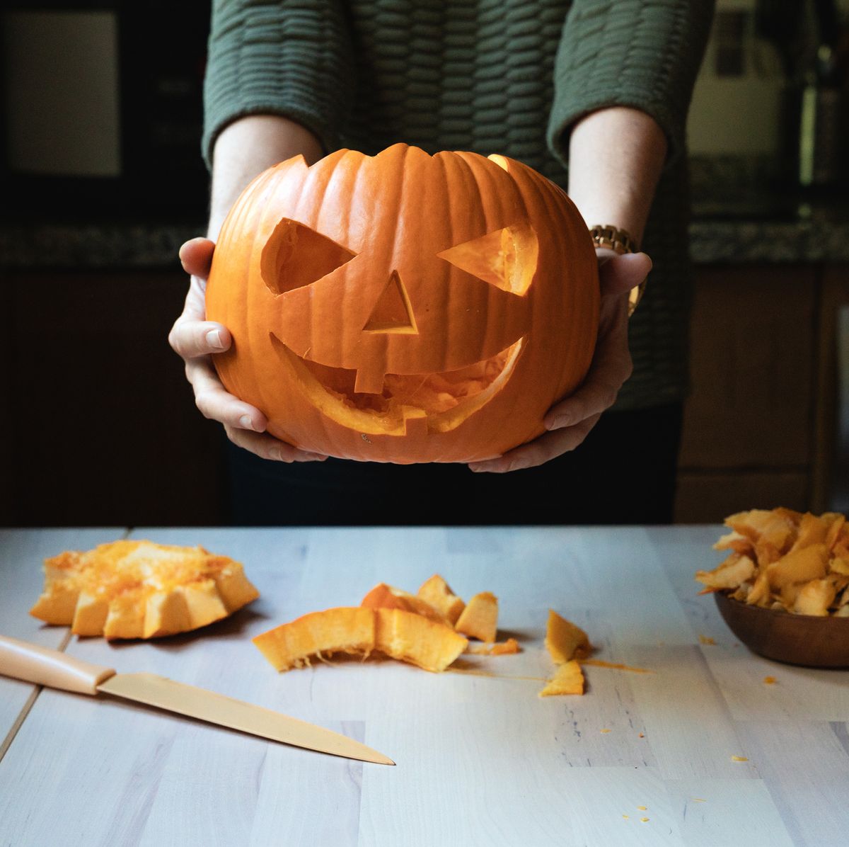 How to Carve a Pumpkin for Halloween - Pumpkin Carving Tips