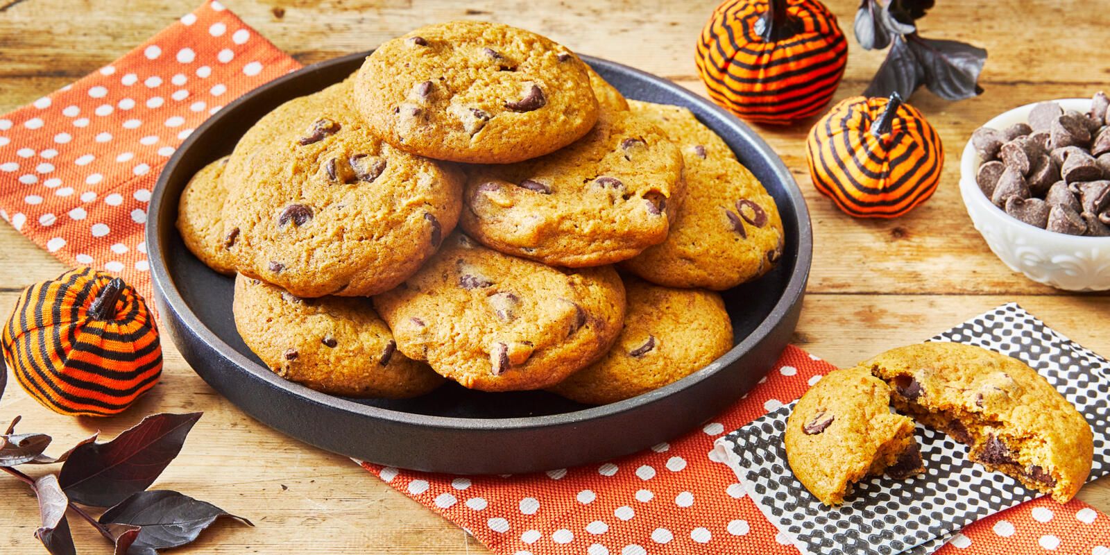 The Pioneer Woman Makes Chocolate Chip Cookies