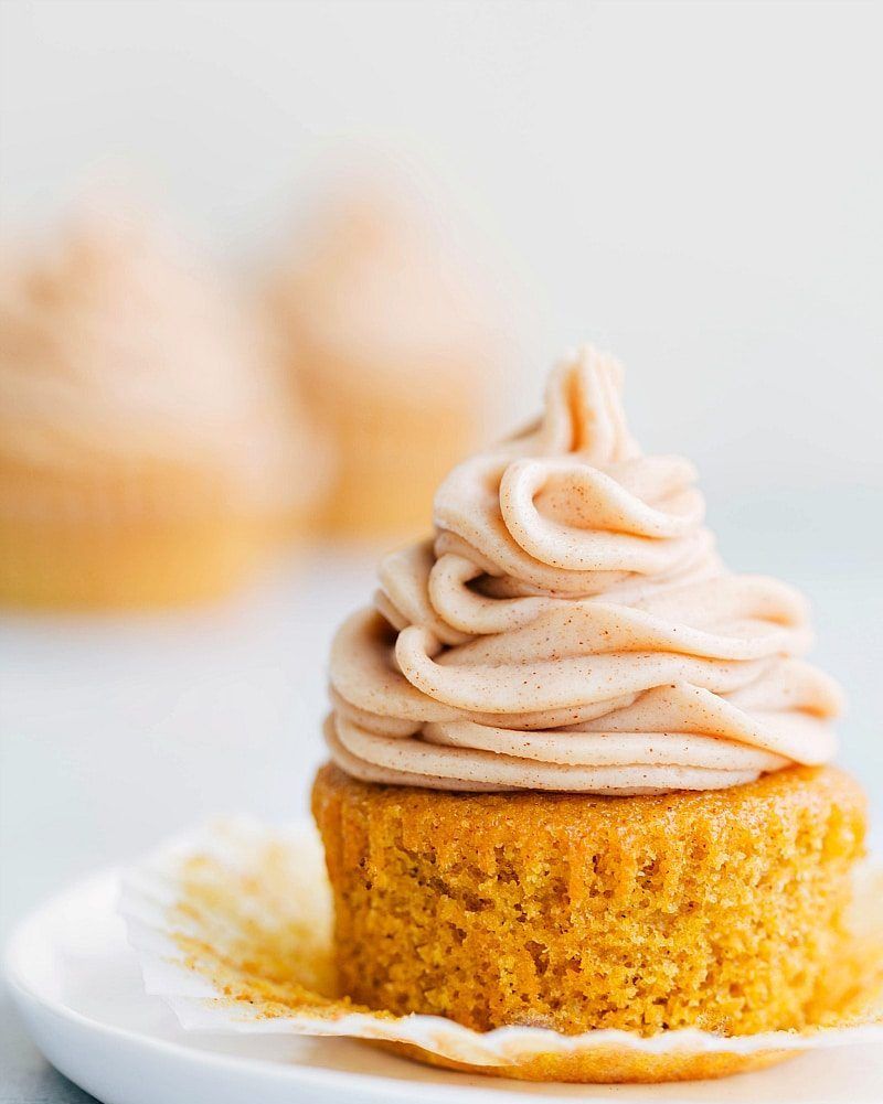 pumpkin cupcakes cinnamon cream cheese