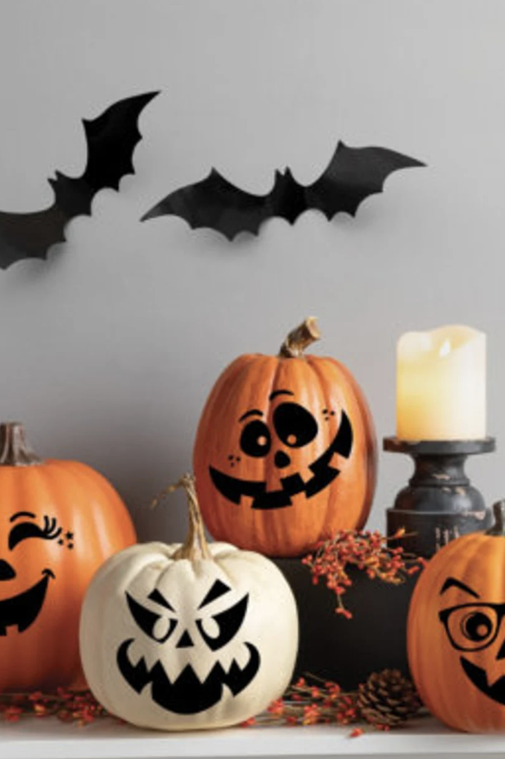 Louis Vuitton Pumpkin  Halloween pumpkin designs, Creative