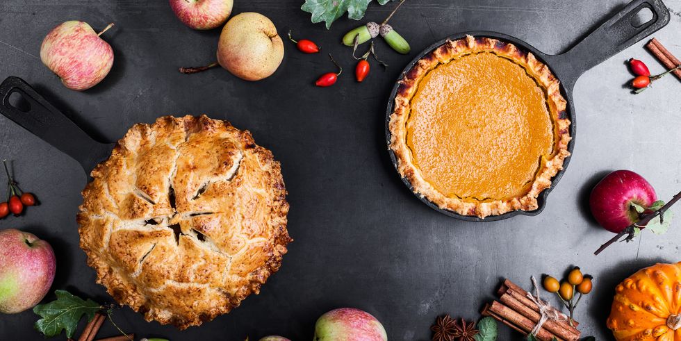 pumpkin pie and apple pie, thanksgiving day