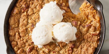 pumpkin pie crisp in a skillet