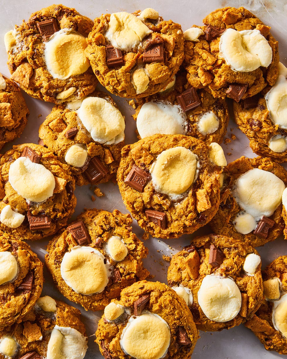 cookies with pumpkin topped with toasted marshmallows