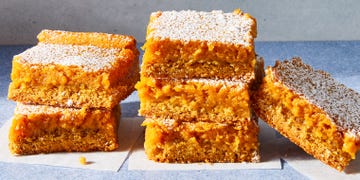 pumpkin bars topped with powdered sugar