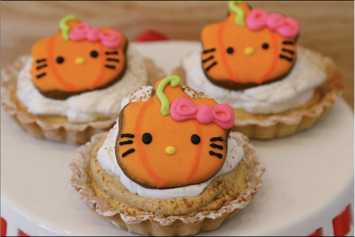 The Hello Kitty Cafe's Fall Menu Is Full Of Pumpkin And Apple Cider