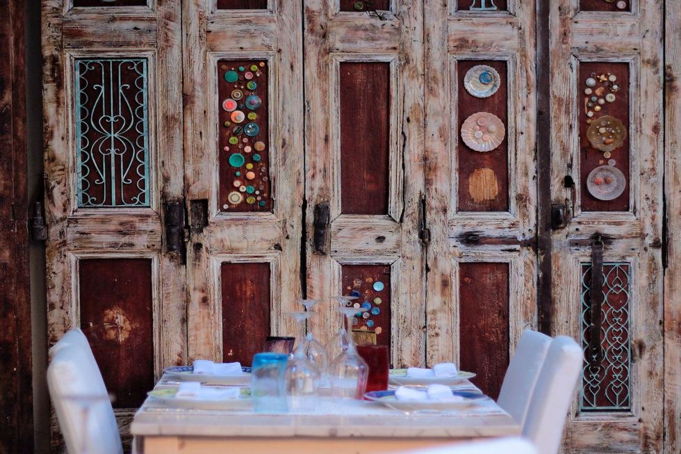 De sprookjesachtige binnentuin van restaurant Avli in Rethymnon