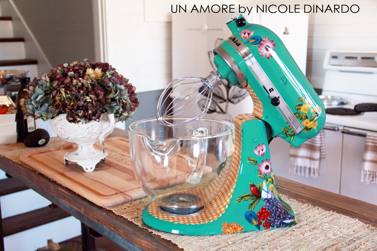 Food & Wine on X: This artist will custom-paint your stand mixer:   (And @beyonce's a customer!)   / X