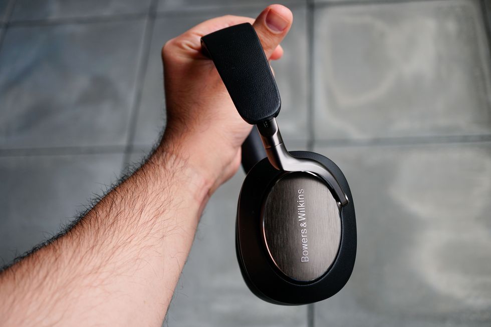 bowers and wilkins px8 deal