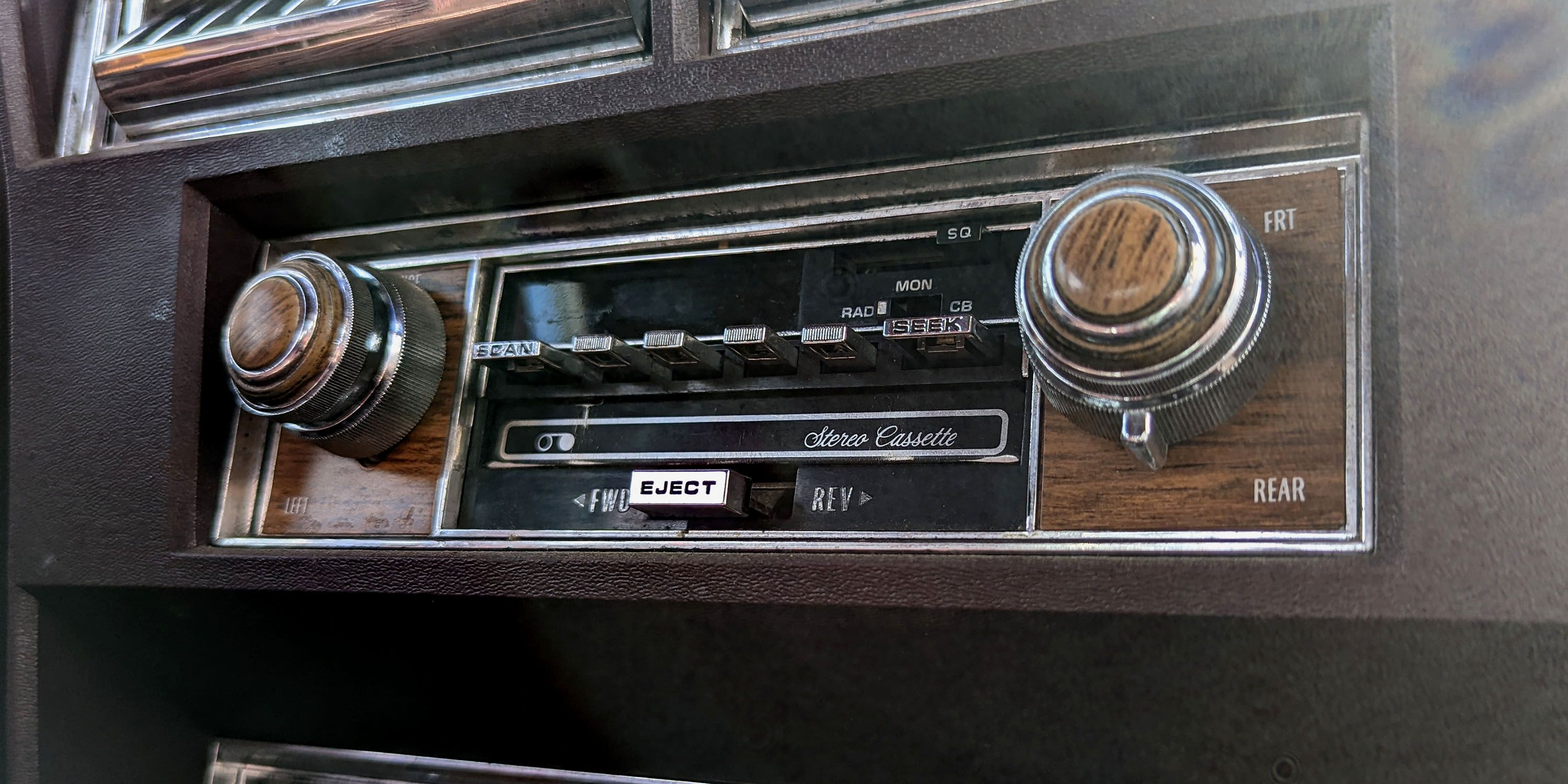 ten vintage car radio