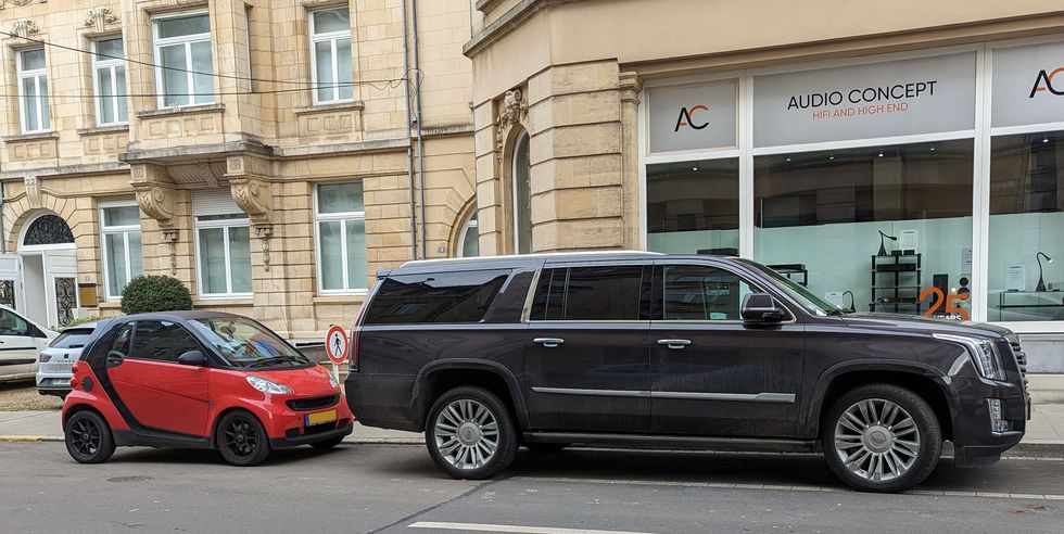2015 cadillac escalade in luxembourg city