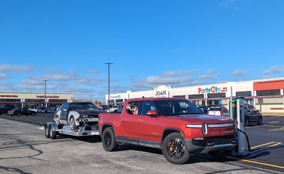 towing with a rivian r1t