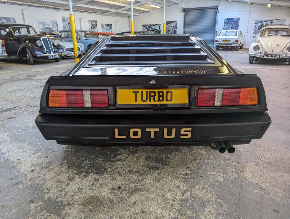 lotus esprit turbo 1983 active suspension prototype