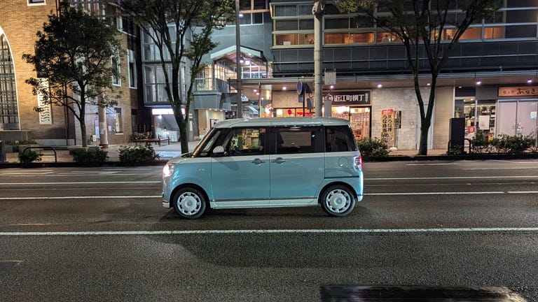 Daihatsu Move Canbus Stripes in Japan