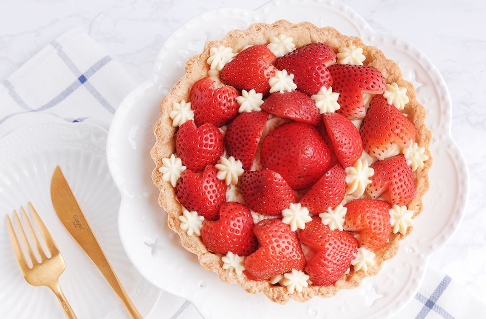 Funsiamo手做甜點店推出大人系精品甜點「威士忌巧克力蛋糕」。還有草莓季3款甜點：草莓馬卡龍，草莓蛋糕。