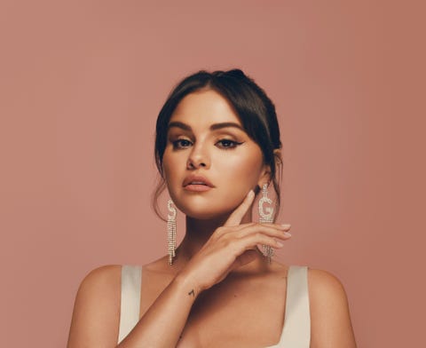 selena gomez wearing rare beauty postive light precision highlighter