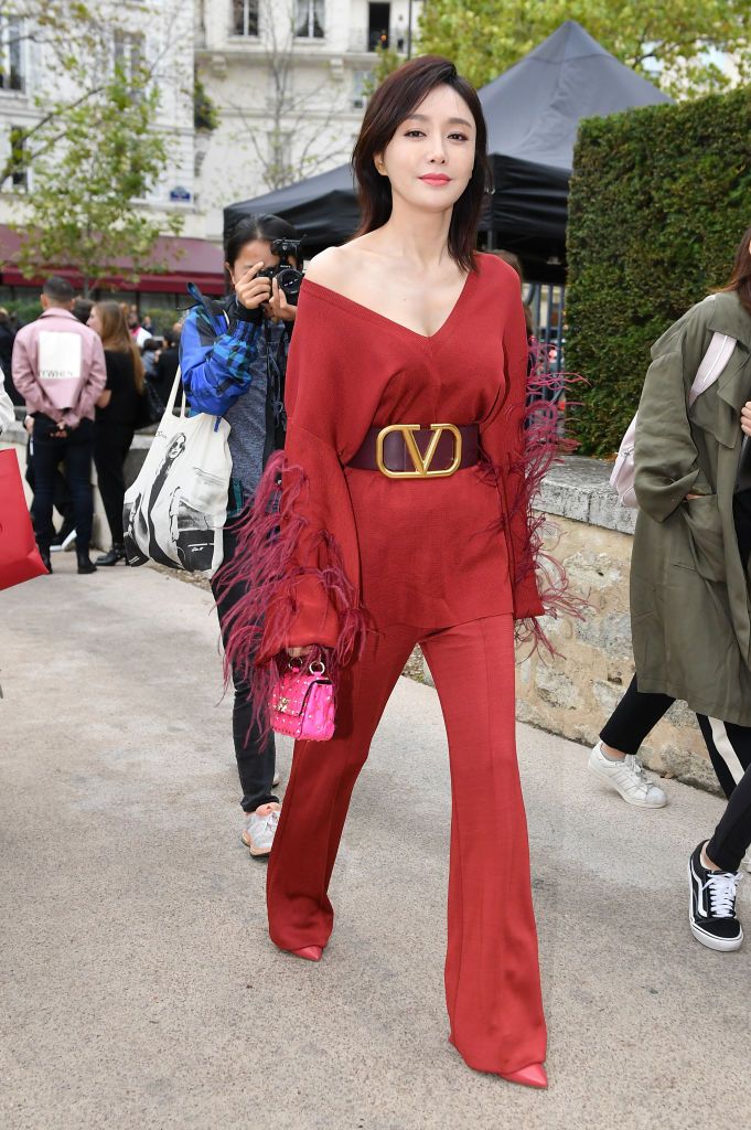 valentino  outside arrivals    paris fashion week   womenswear spring summer 2020