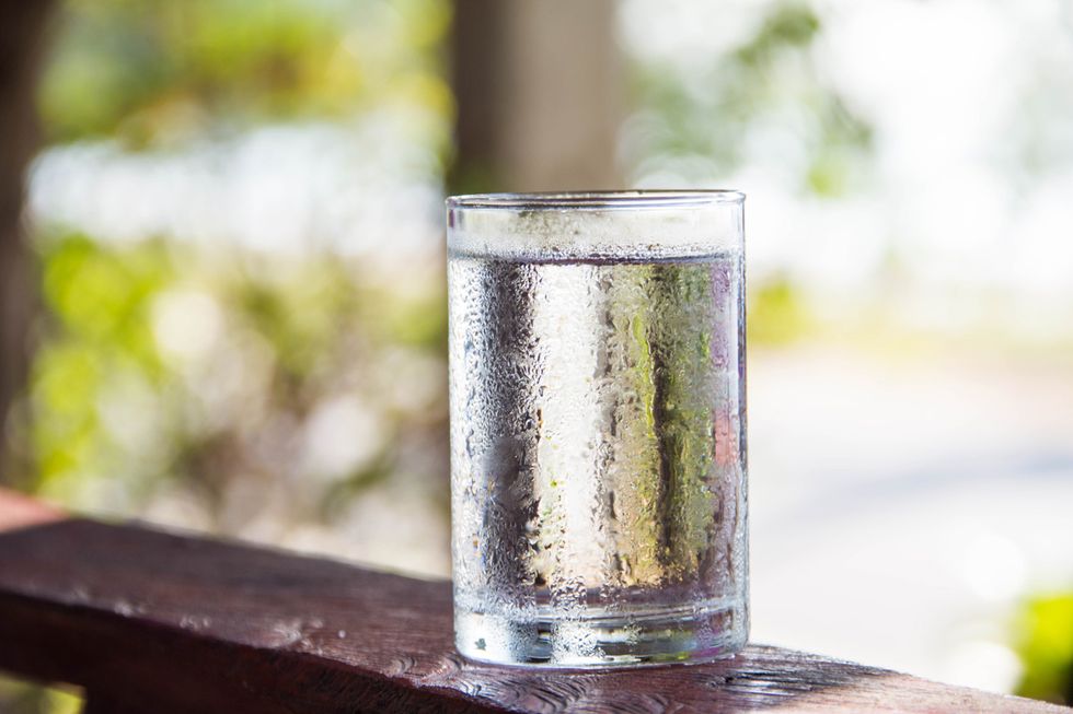 quanti bicchieri d'acqua si devono bere al giorno