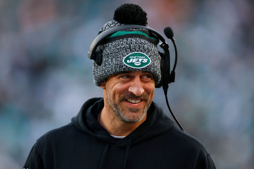 NFL Fans React to Aaron Rodgers Being Cleared for Jets Practice