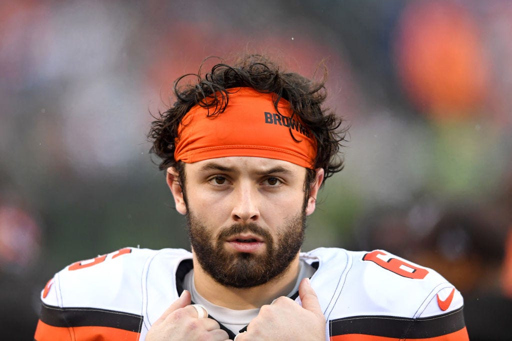 Baker Mayfield yells for fan to get Browns jersey 'outta here'