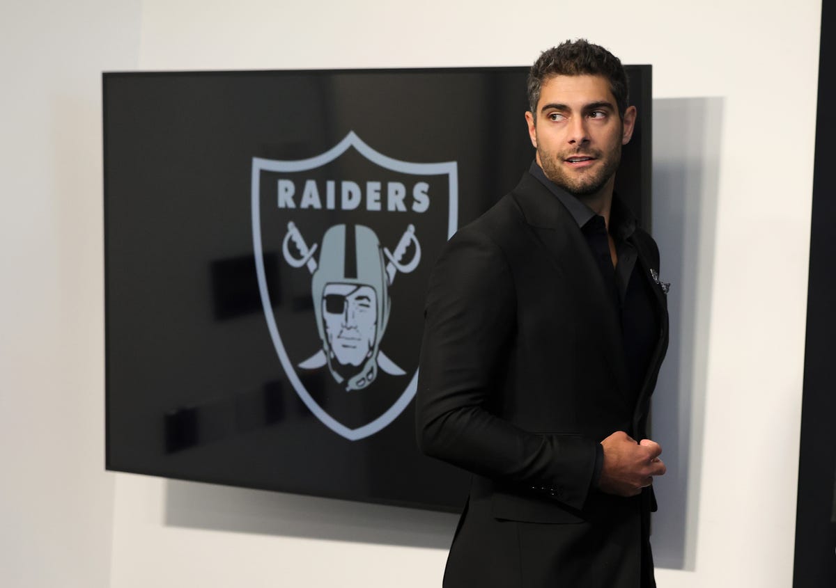 Raiders QB Jimmy Garoppolo Gifted Las Vegas Strip Club Membership