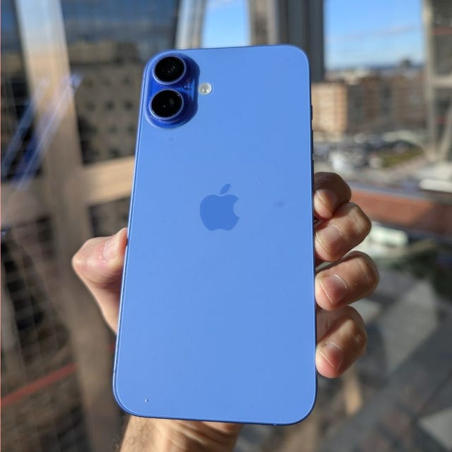 Qué iPhone comprar en 2025 un teléfono móvil apple iphone 15 plus y un apple iphone 16 plus