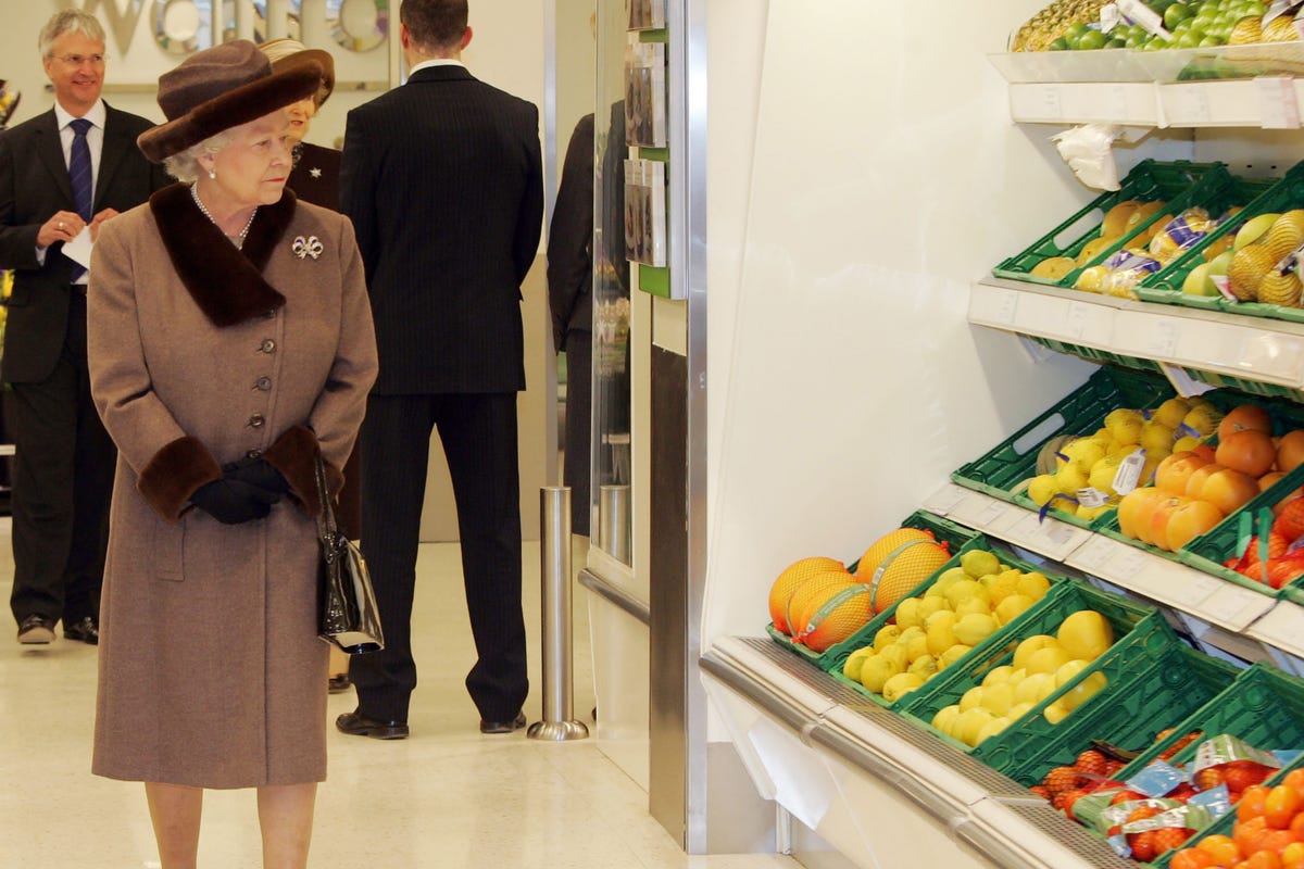 10 places the Queen does her shopping