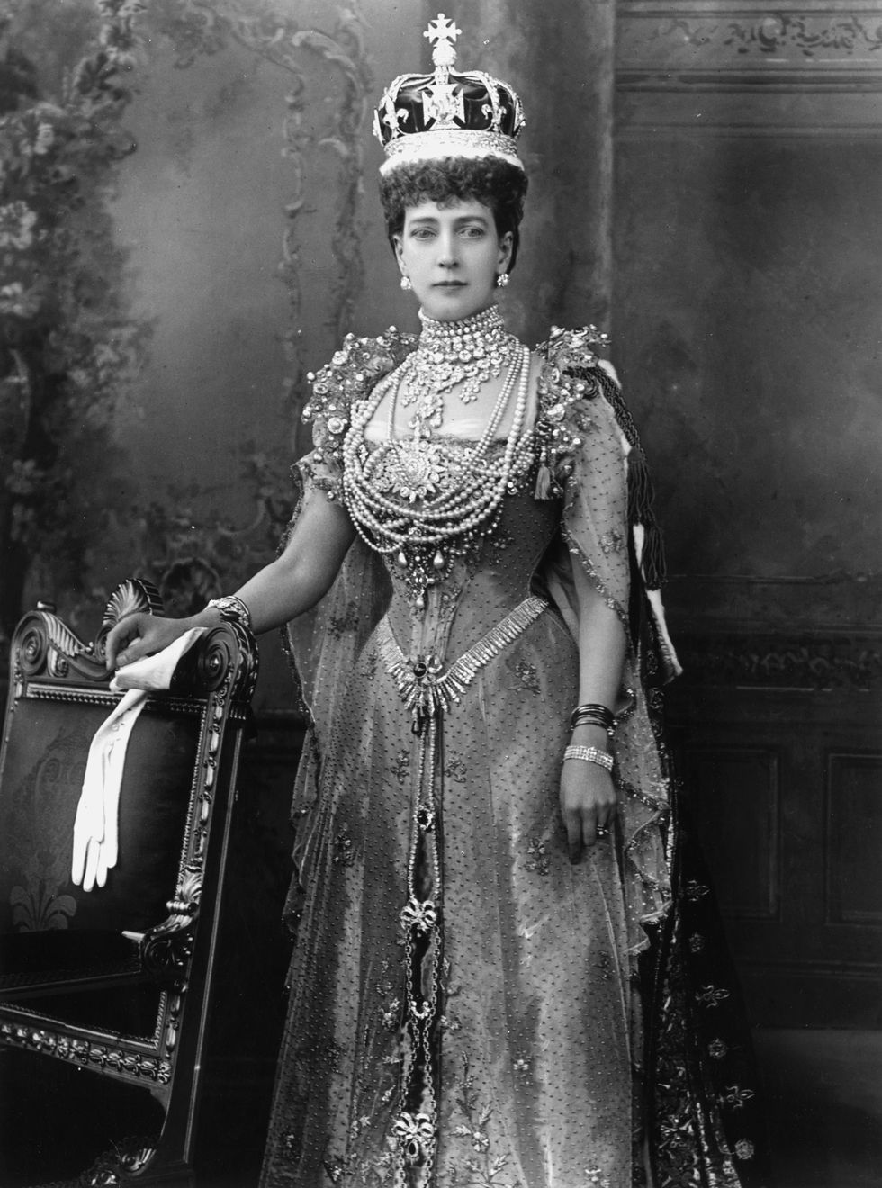 Queen Alexandra Choker Veranda