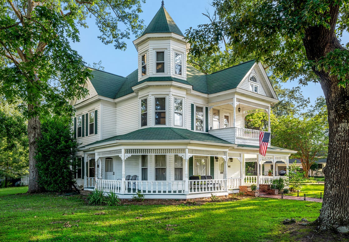 Everything to Know About Victorian Style Homes