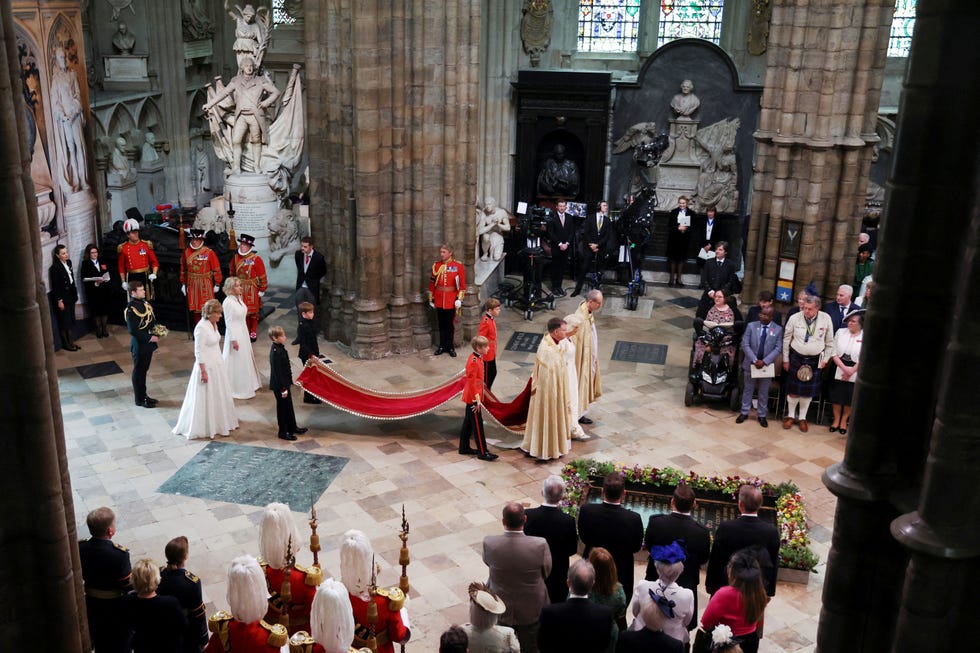 la esposa de carlos iii a su llegada a la abadía en la coronación
