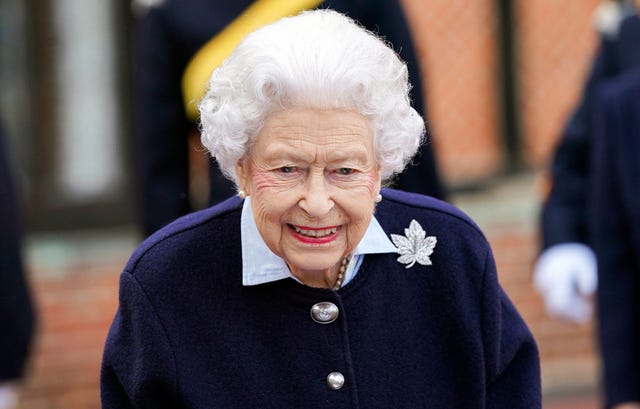 queen canada maple leaf brooch