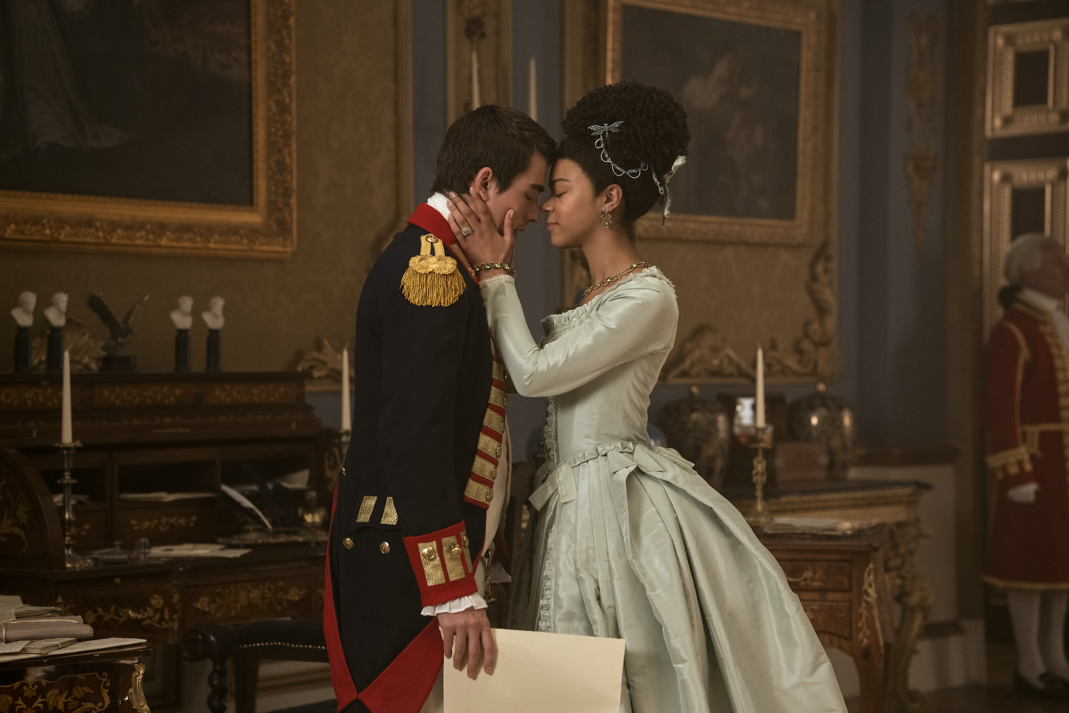 Romantic Kissing Pron Hd Wadding - What is King George III's Illness in 'Queen Charlotte: A Bridgerton Story'?
