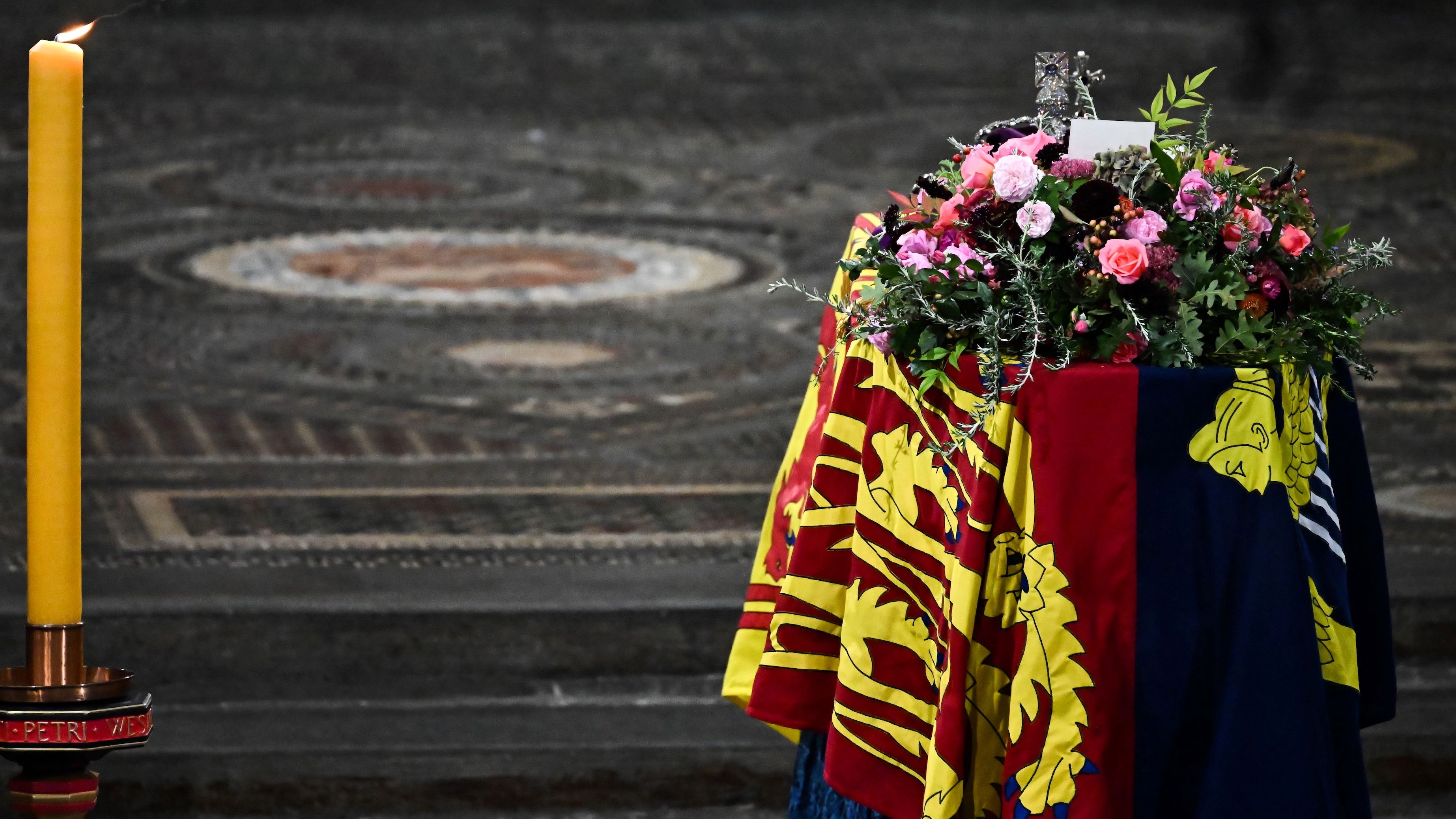 Queen s Funeral Flowers Include a Touching Royal Tradition