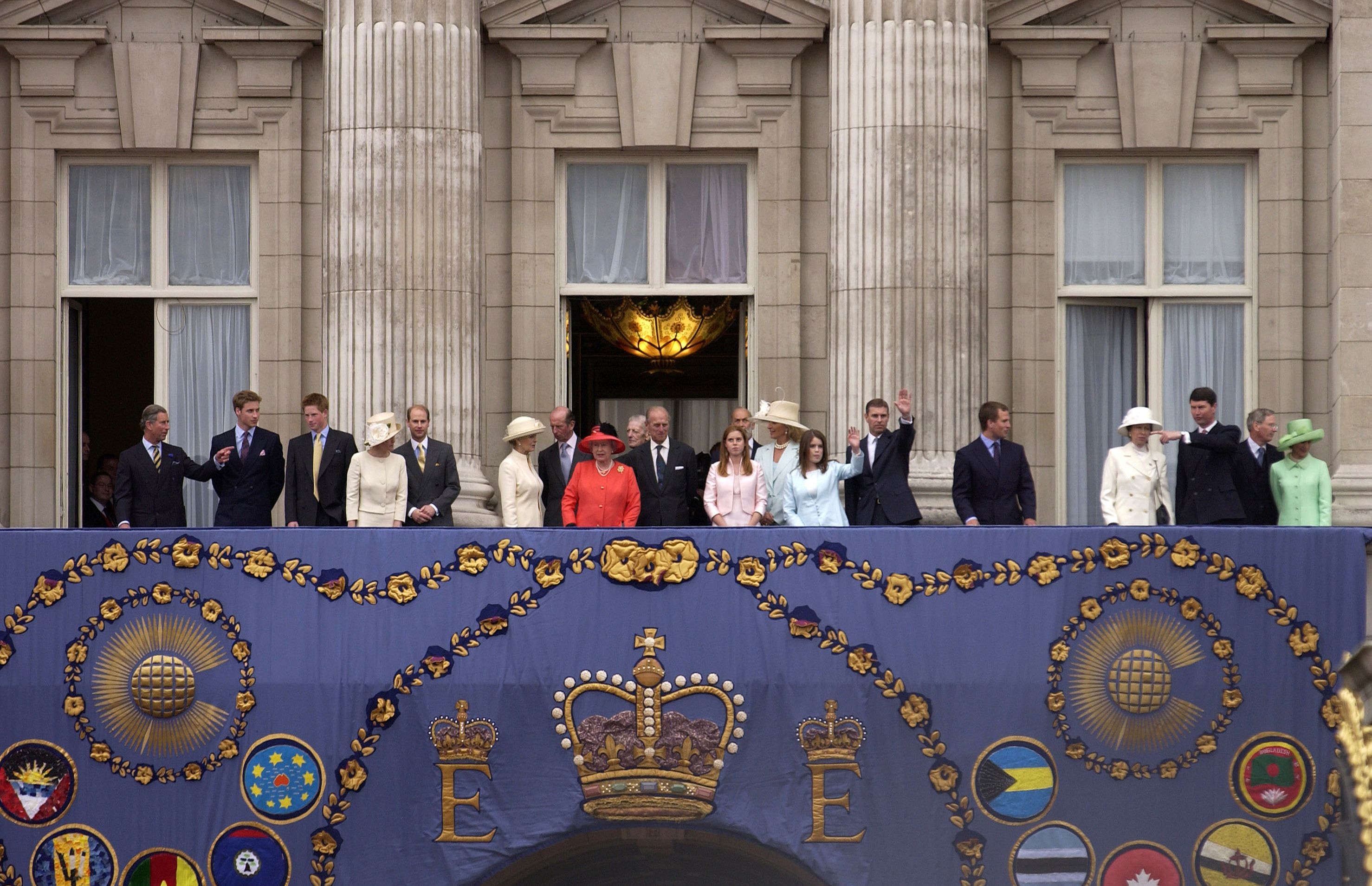 Photos: Queen Elizabeth II's Golden Jubilee (50 Years) in 2002