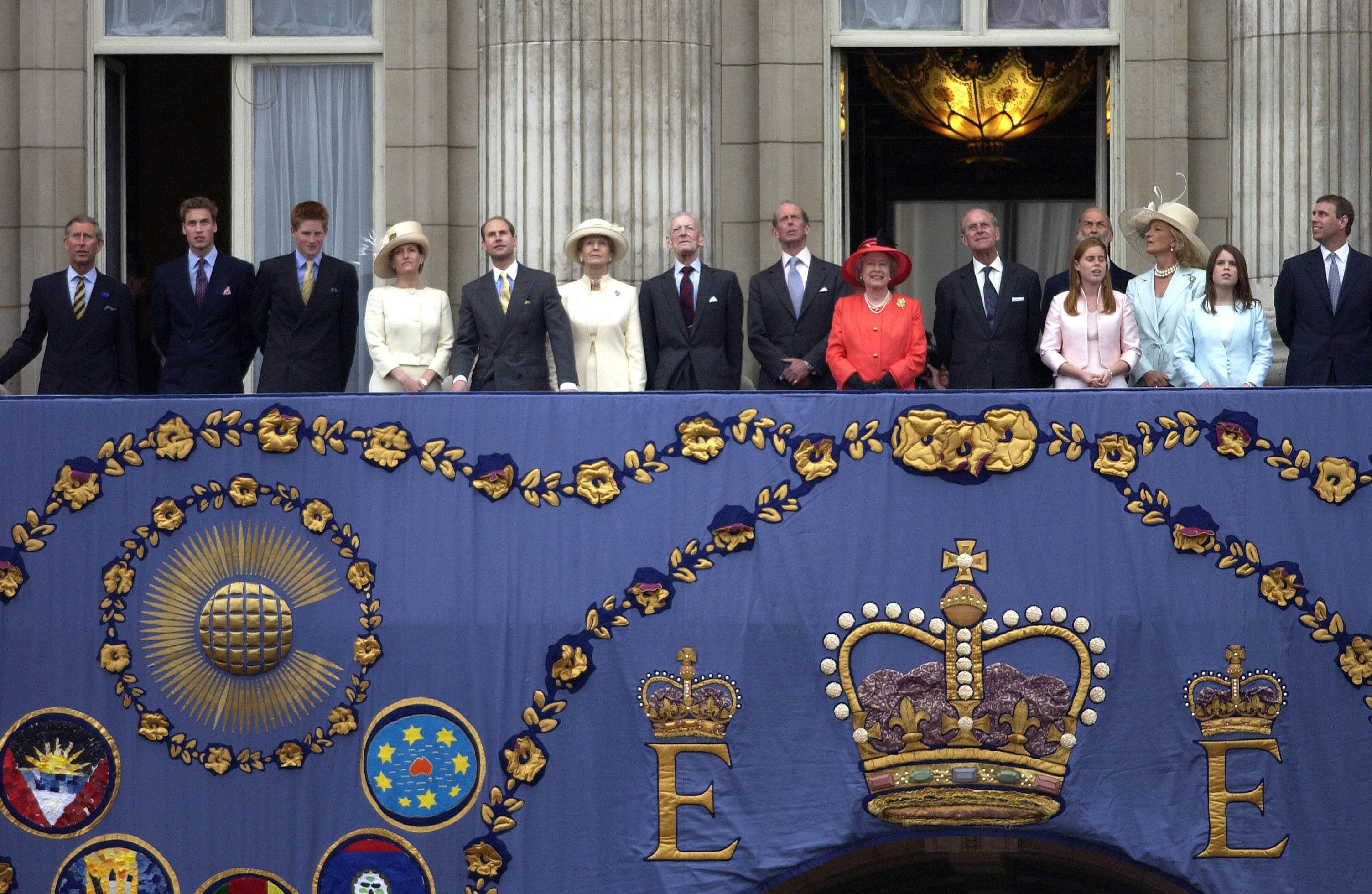 Photos: Queen Elizabeth II's Golden Jubilee (50 Years) in 2002