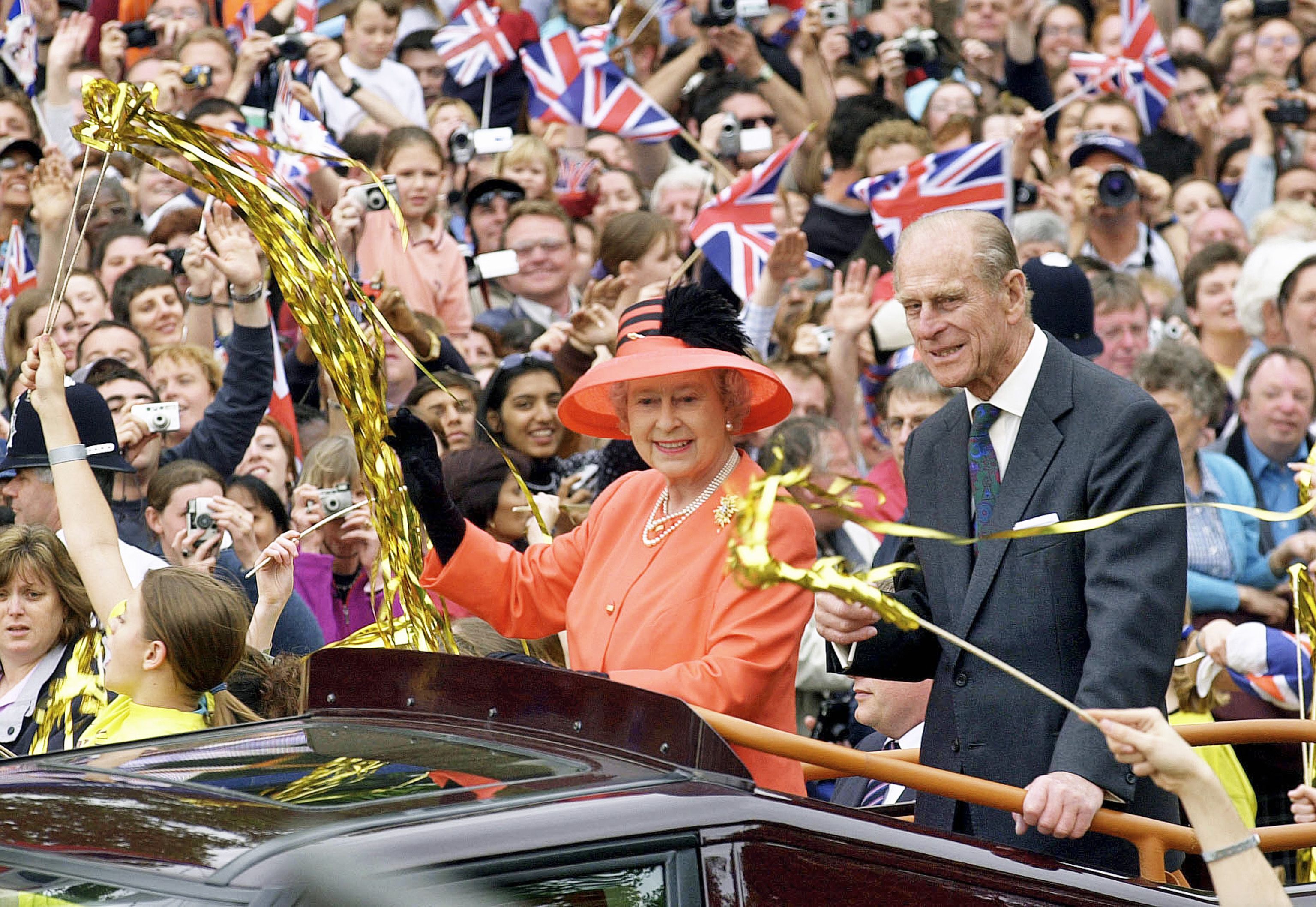 Photos: Queen Elizabeth II's Golden Jubilee (50 Years) in 2002