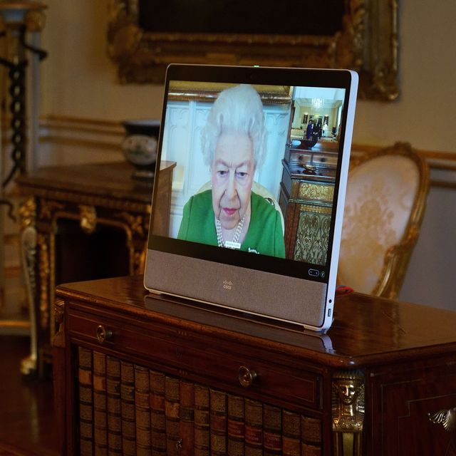 queen elizabeth ii conducts first virtual audiences since testing positive for covid19