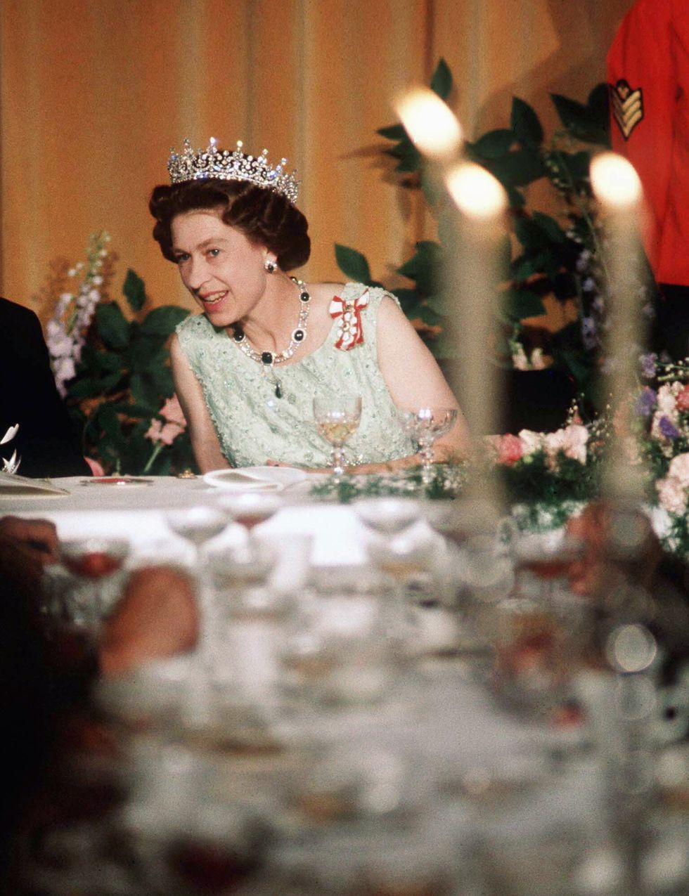 can queen elizabeth ii attends a state banquet in quebec