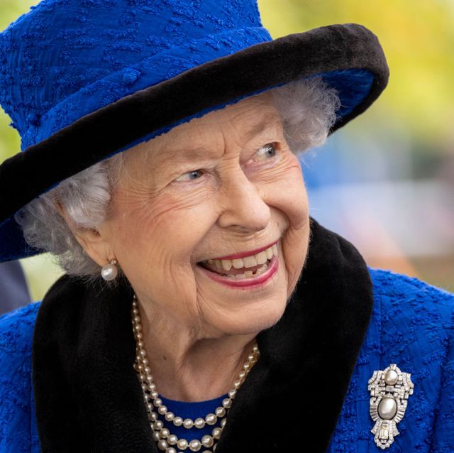 Queen Elizabeth Sends Message Congratulating the People of Barbados as ...