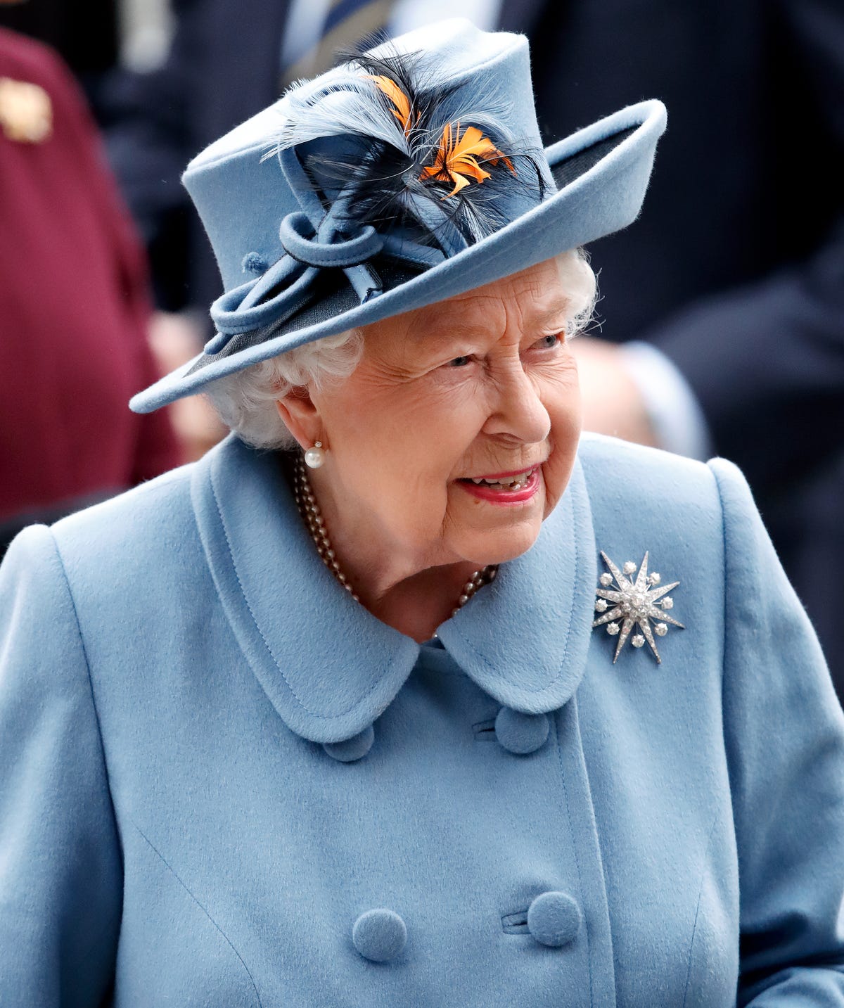 Queen Elizabeth to Use Buckingham Palace for Events in Fall 2020 ...