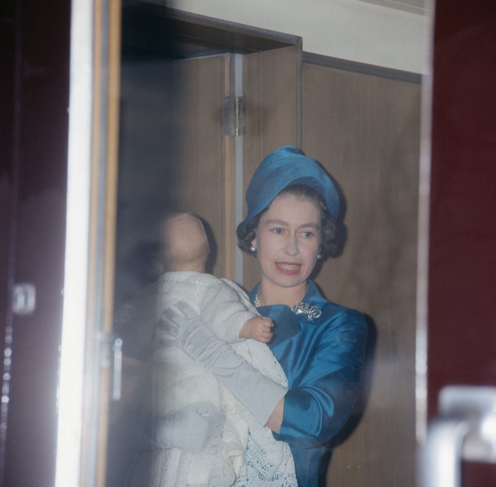 queen elizabeth off to balmoral