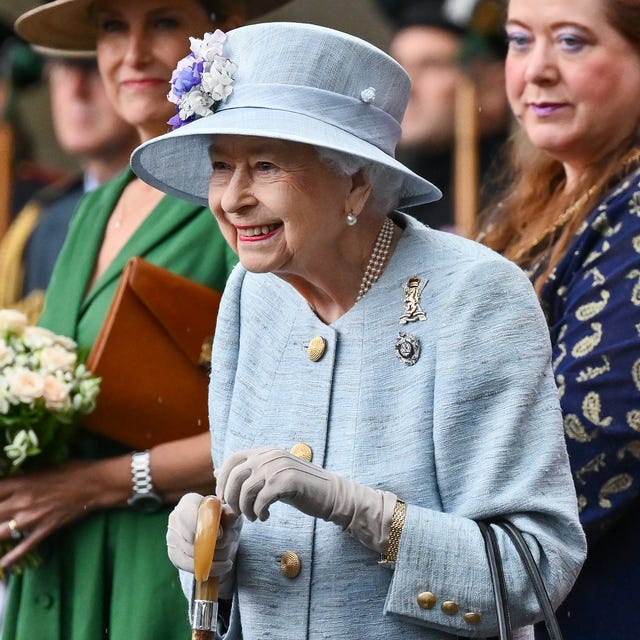 isabel ii broches honores militares