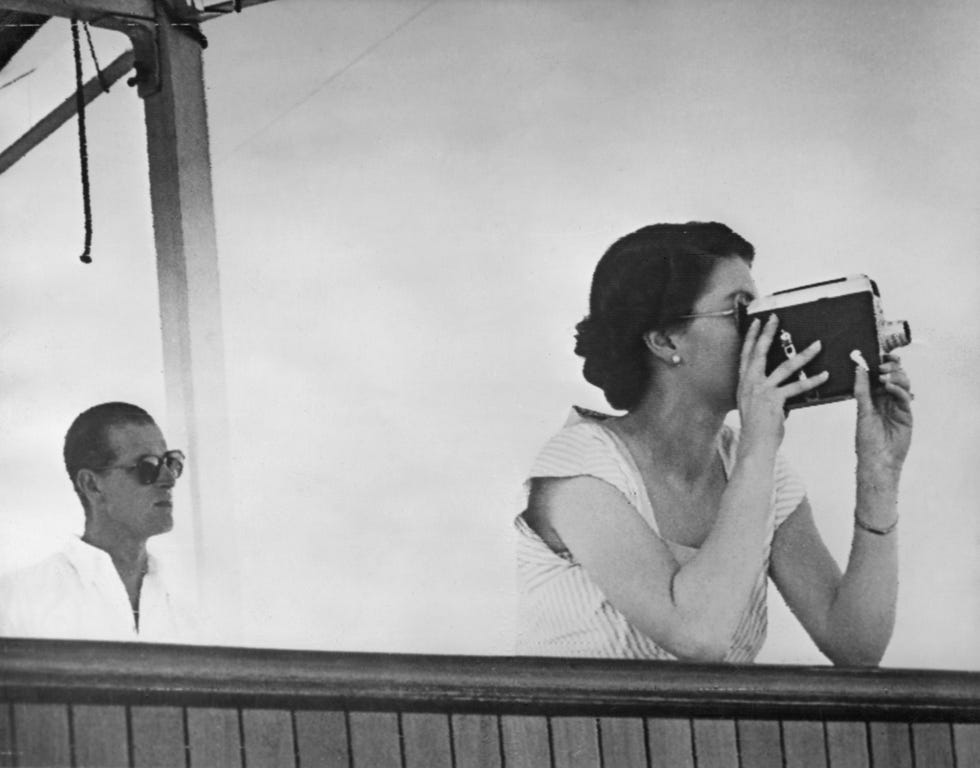 queen elizabeth films escort ship