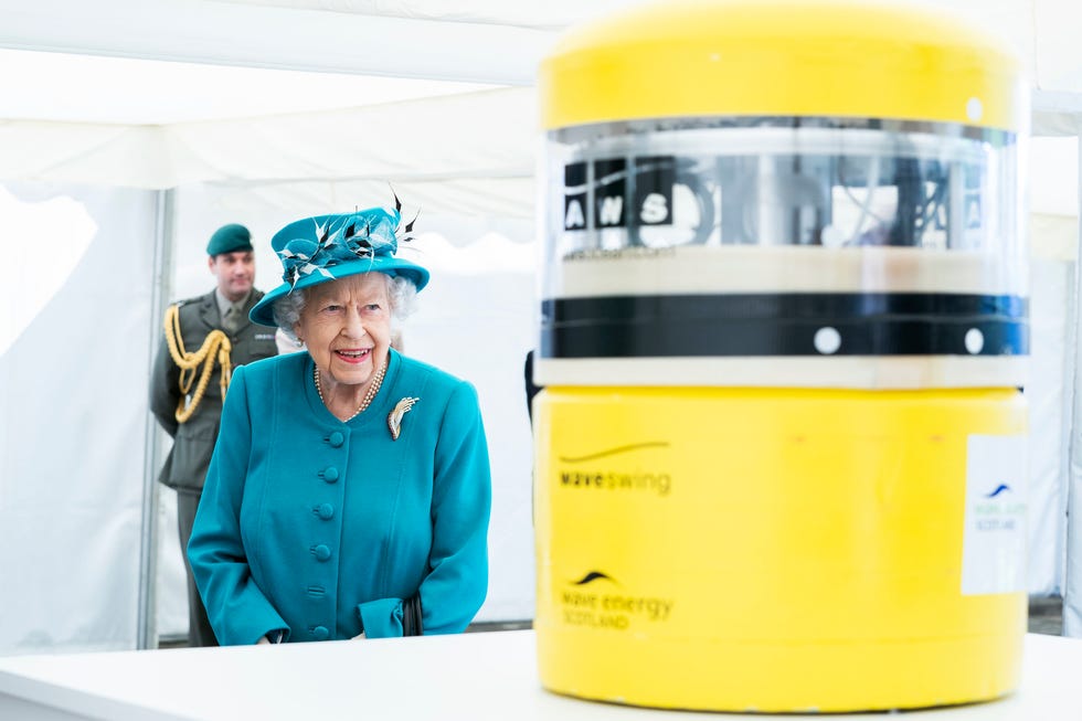 the queen visits edinburgh climate change institute